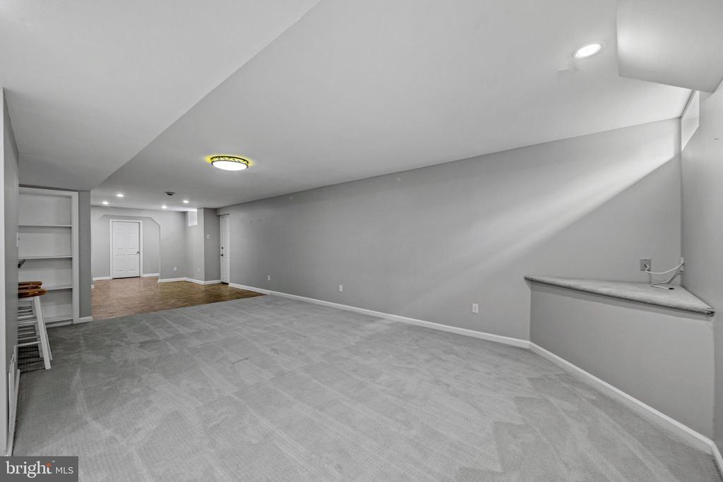 10315 CROMWELL COURT