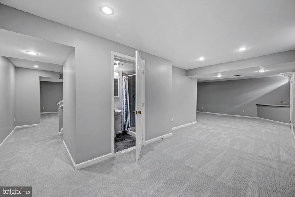 10315 CROMWELL COURT