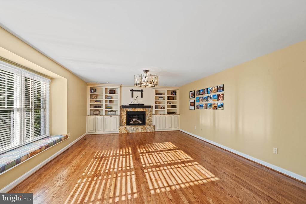 10315 CROMWELL COURT