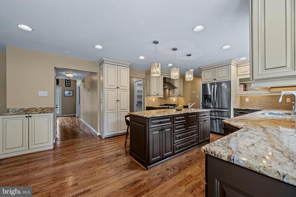 10315 CROMWELL COURT