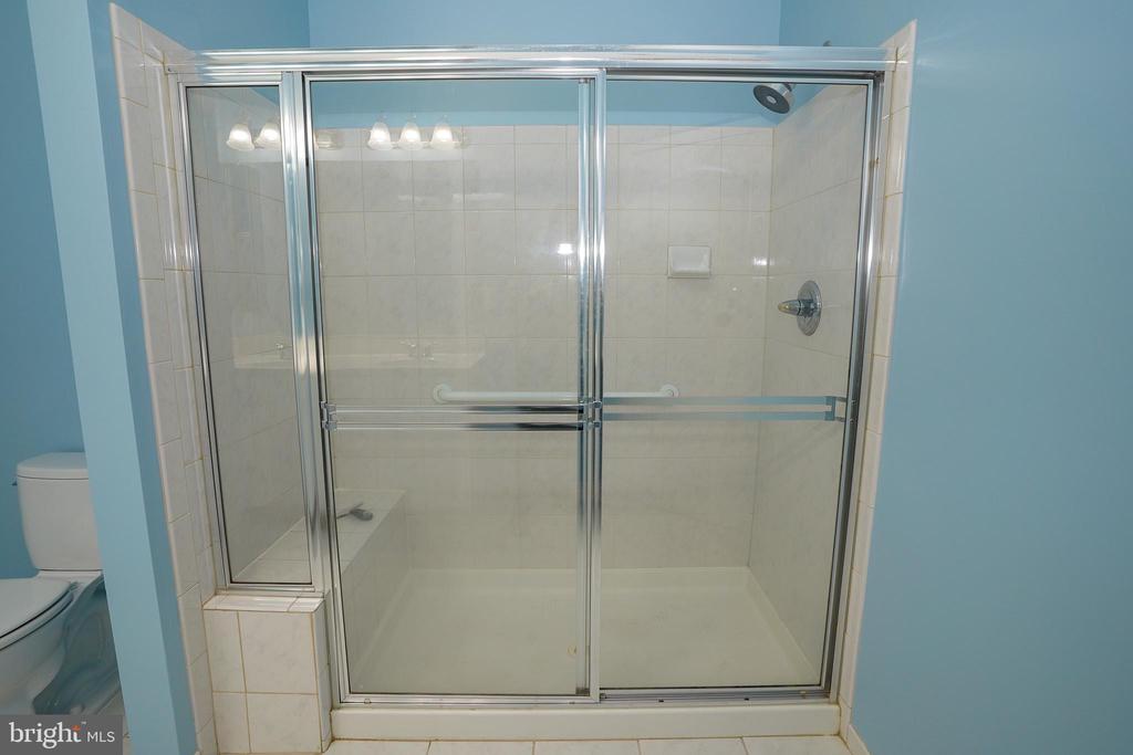 2115 GANTON GREEN G-204