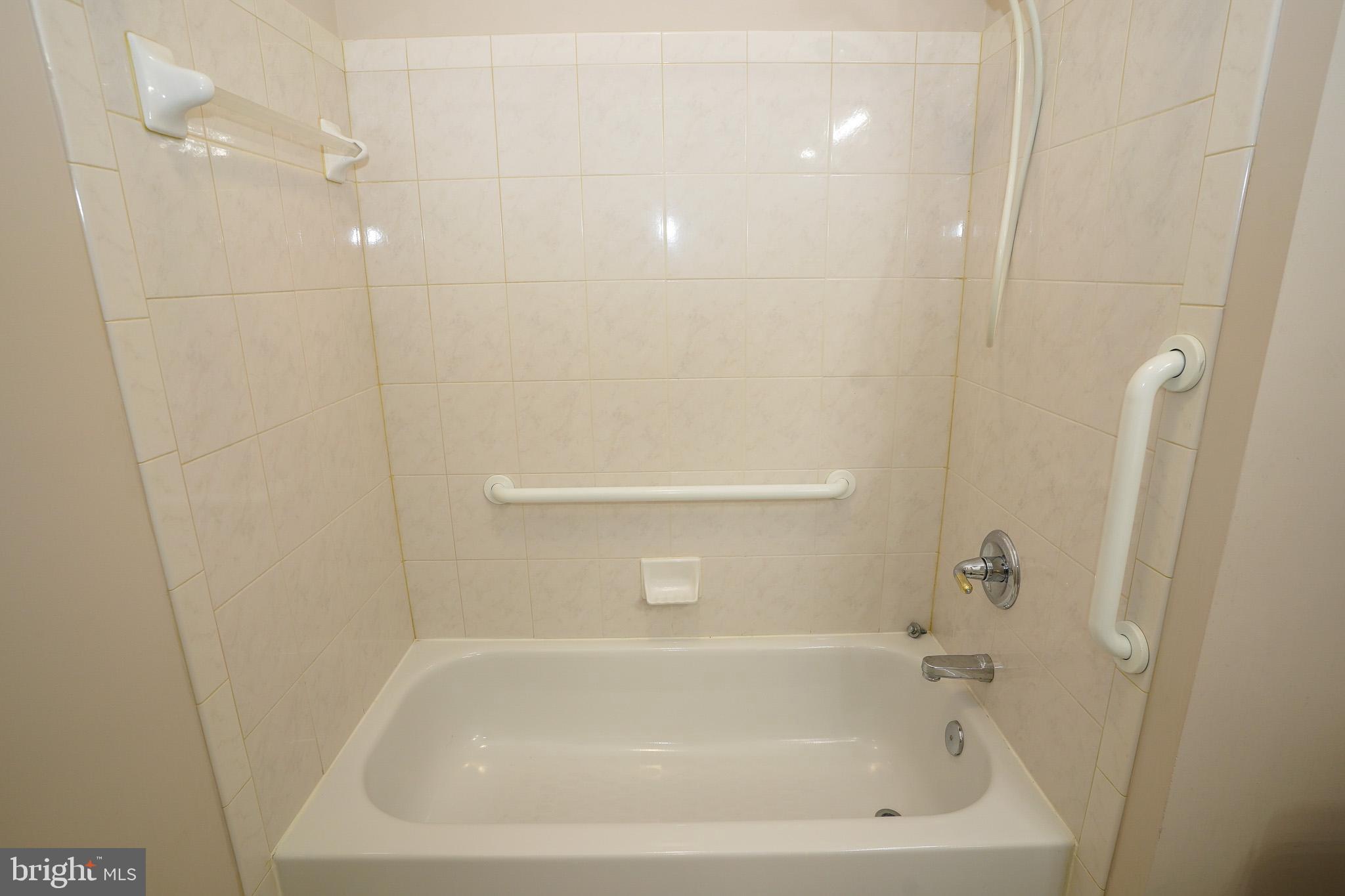 2115 GANTON GREEN G-204