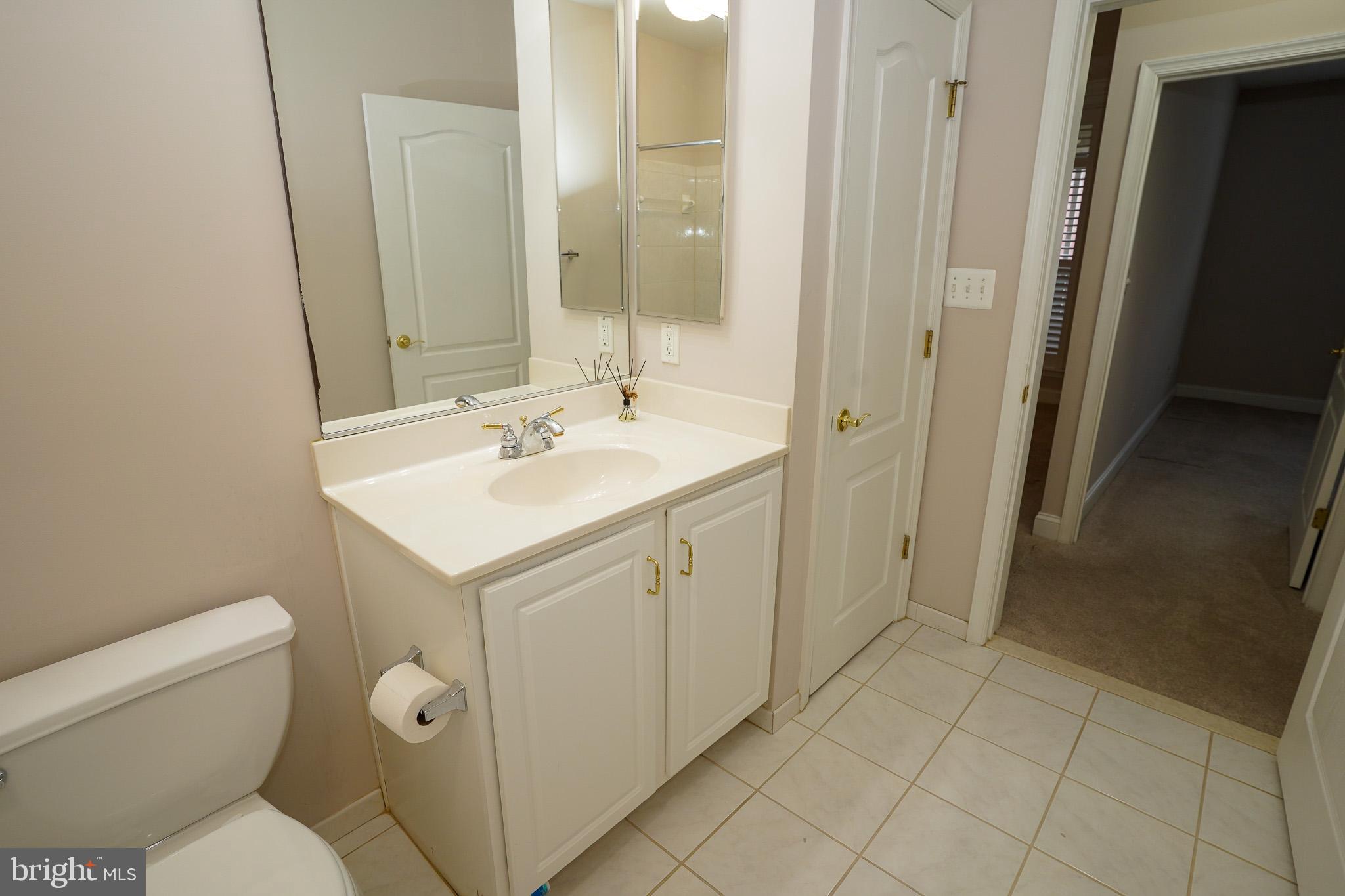 2115 GANTON GREEN G-204