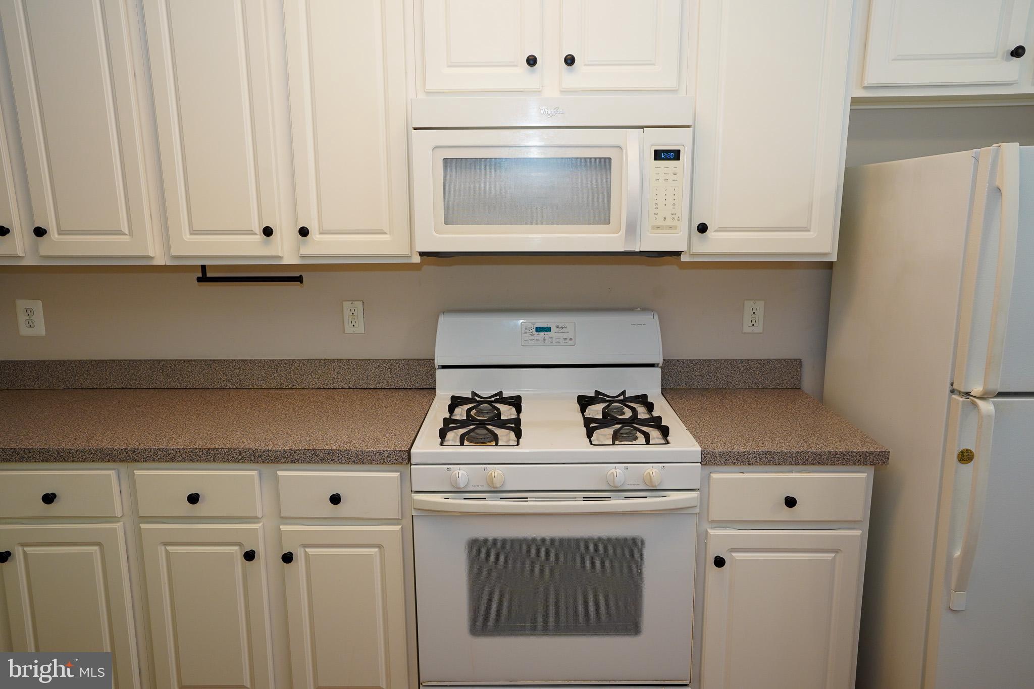 2115 GANTON GREEN G-204