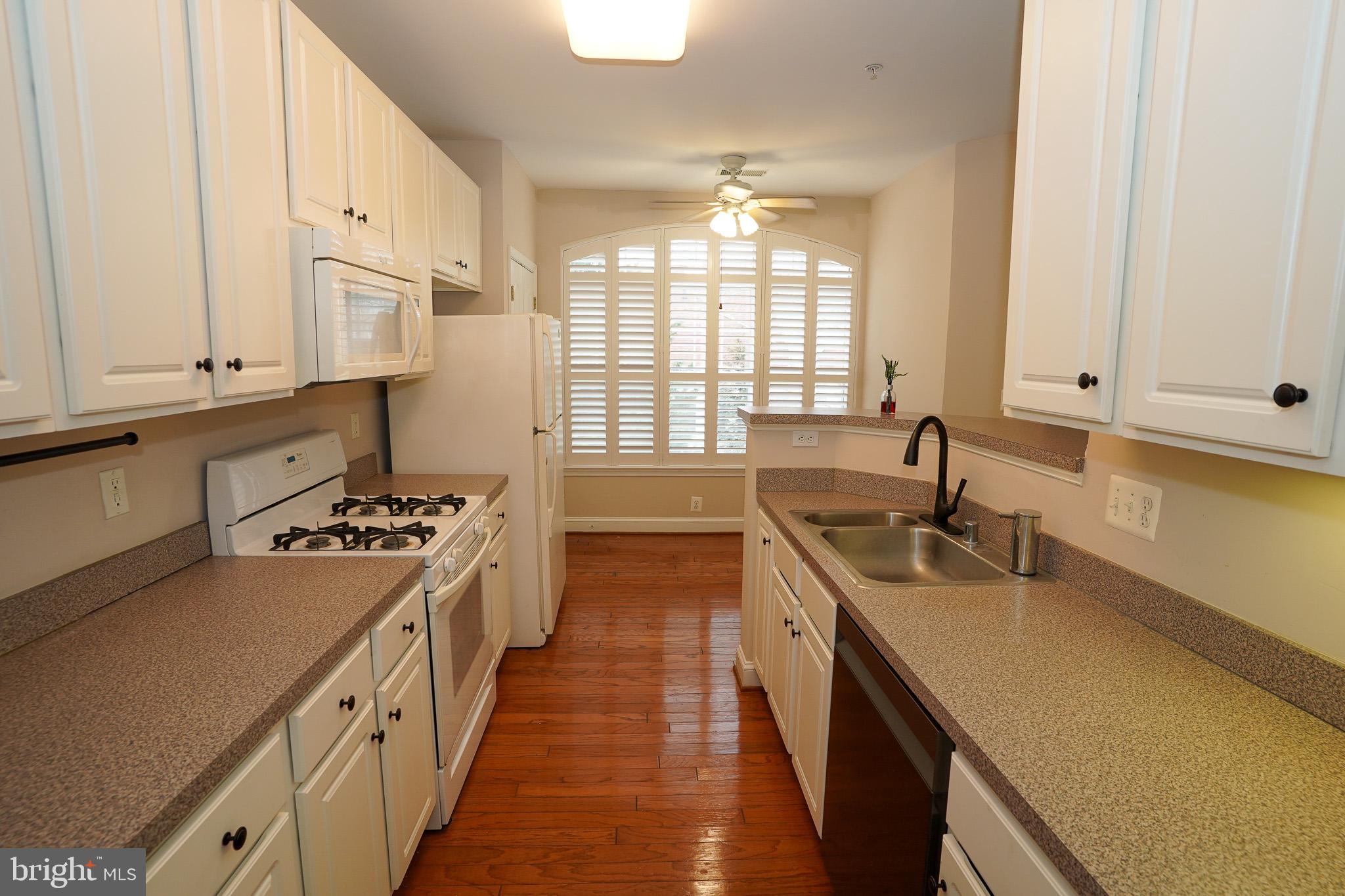 2115 GANTON GREEN G-204