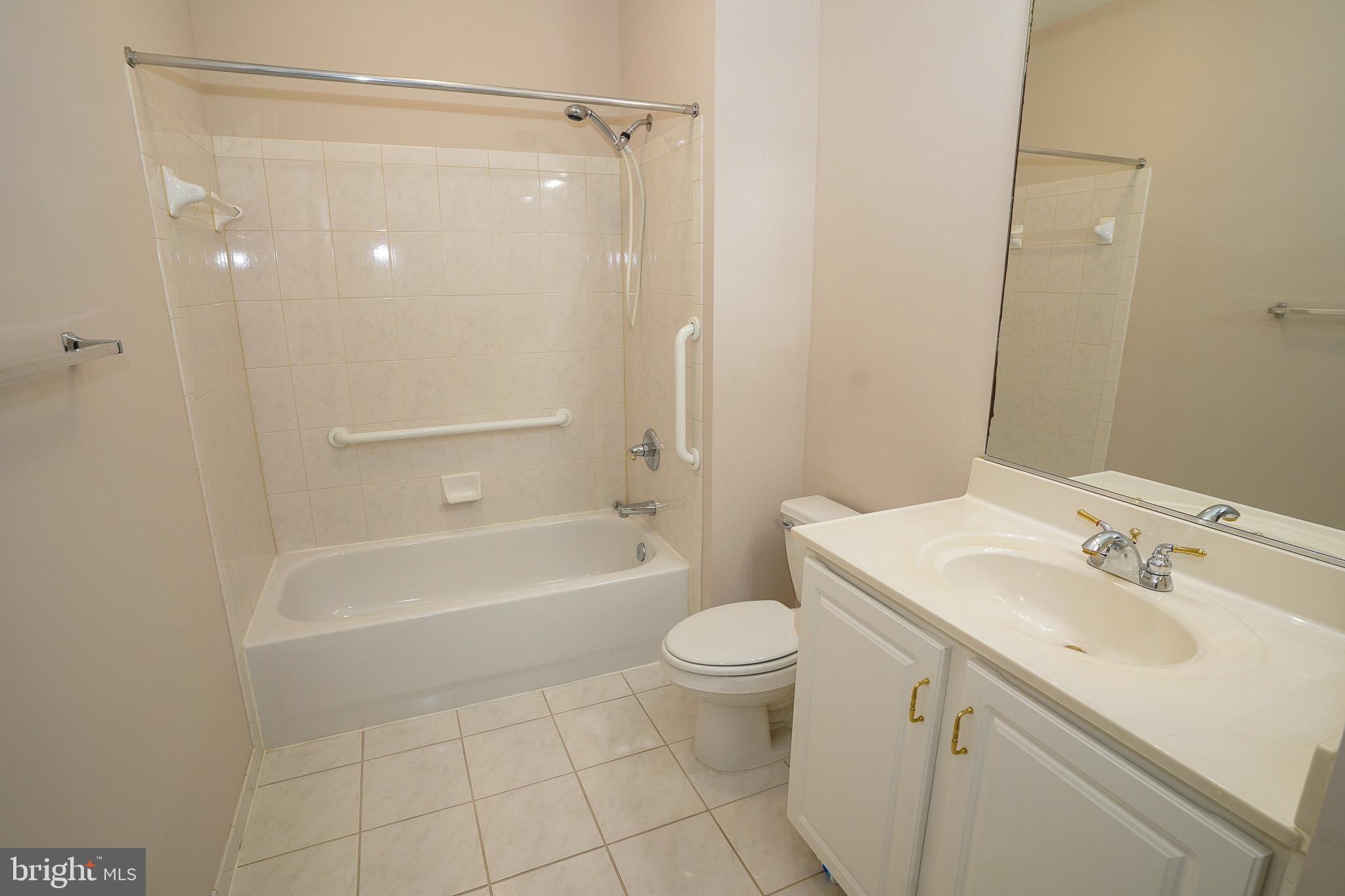 2115 GANTON GREEN G-204