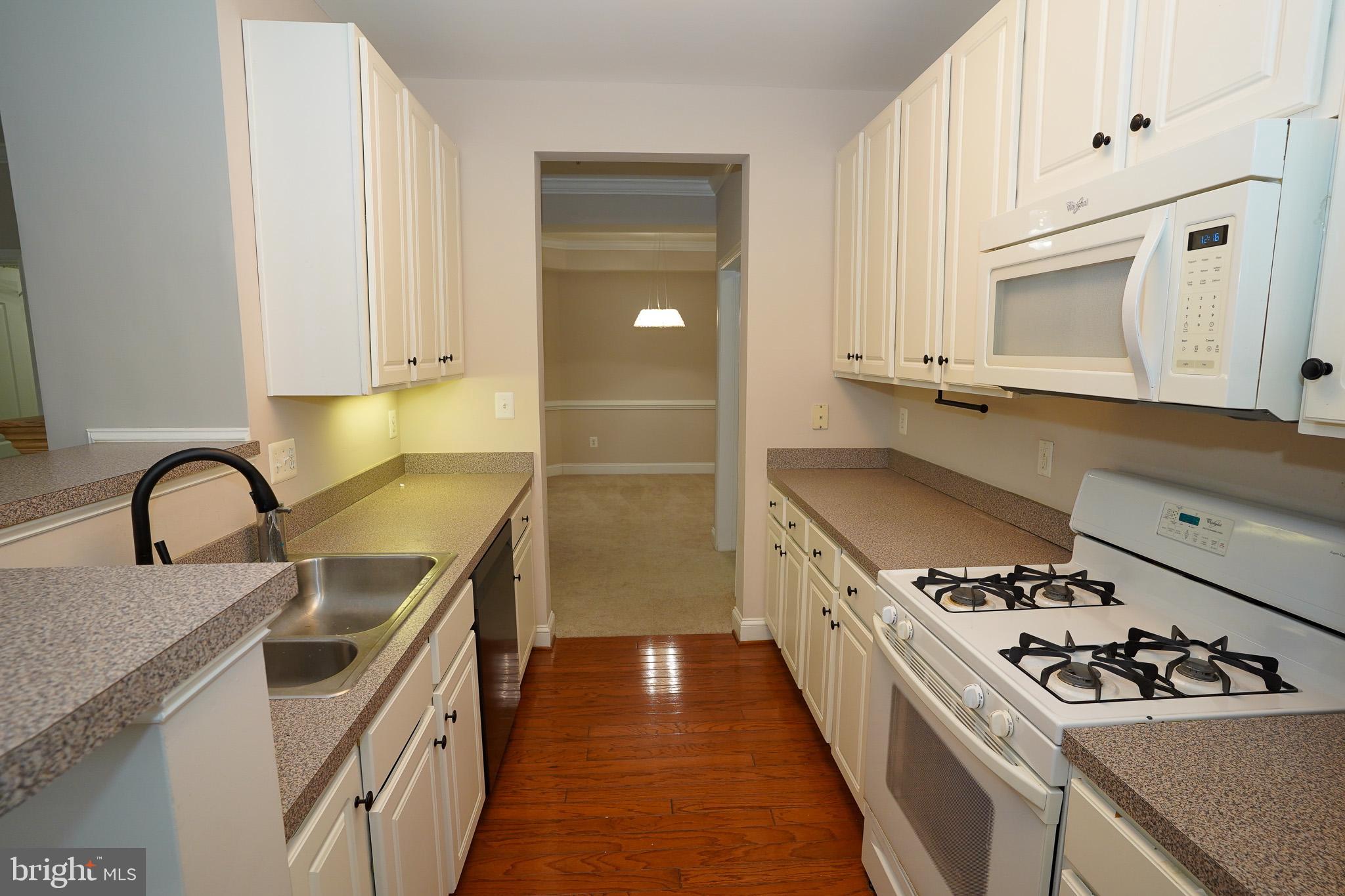 2115 GANTON GREEN G-204