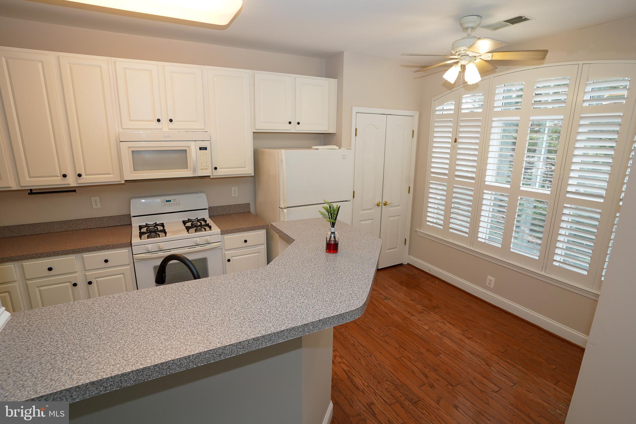 2115 GANTON GREEN G-204