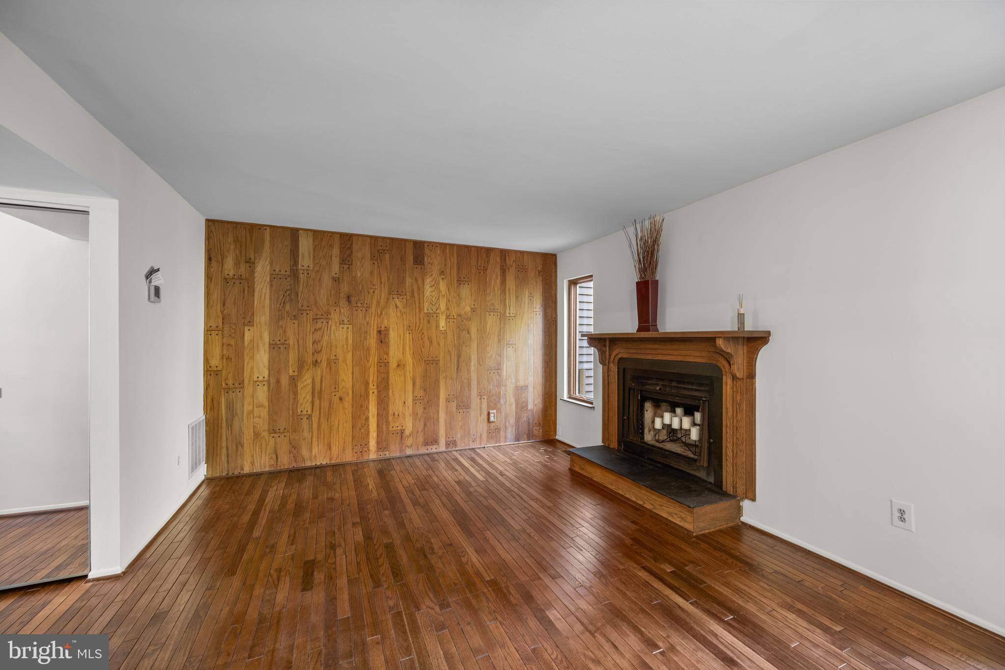 9453 CLOCKTOWER LANE