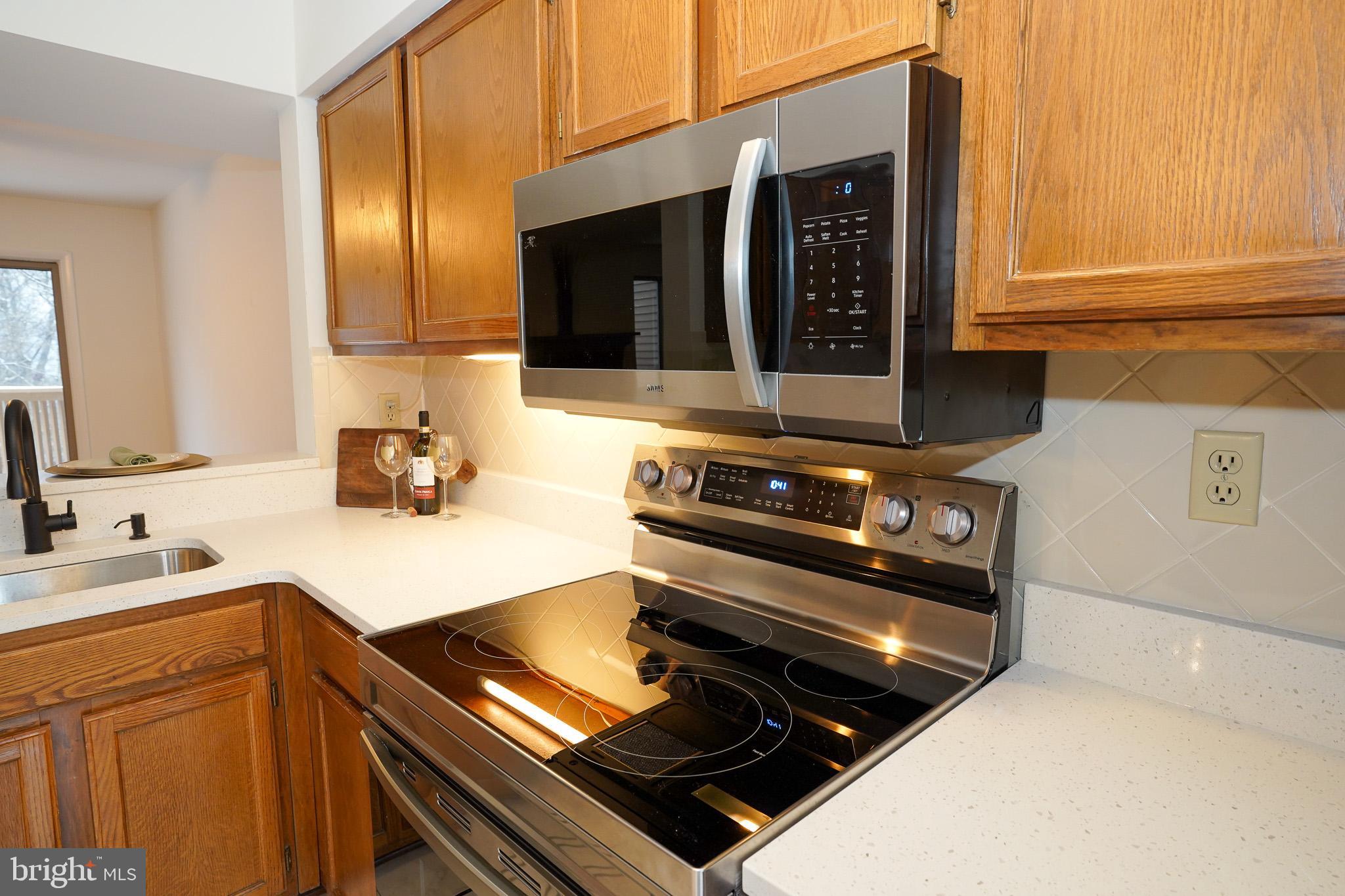 9453 CLOCKTOWER LANE