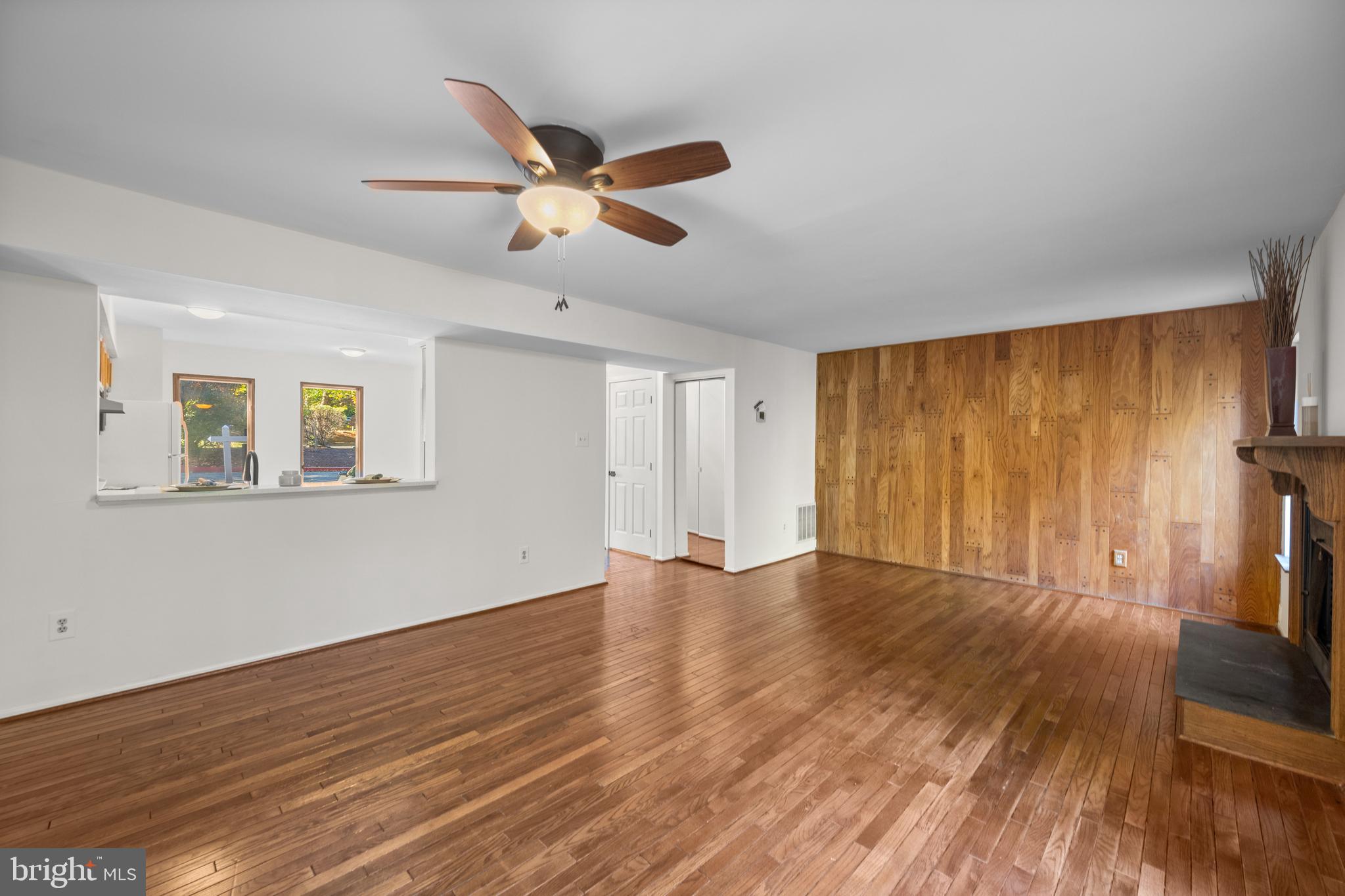 9453 CLOCKTOWER LANE