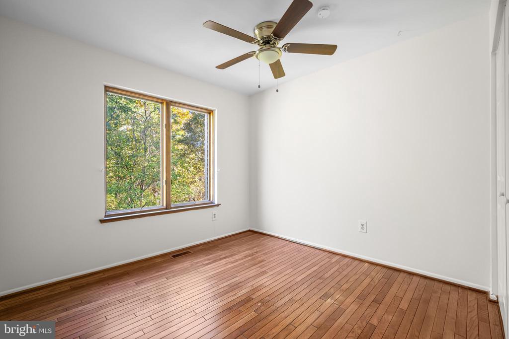 9453 CLOCKTOWER LANE