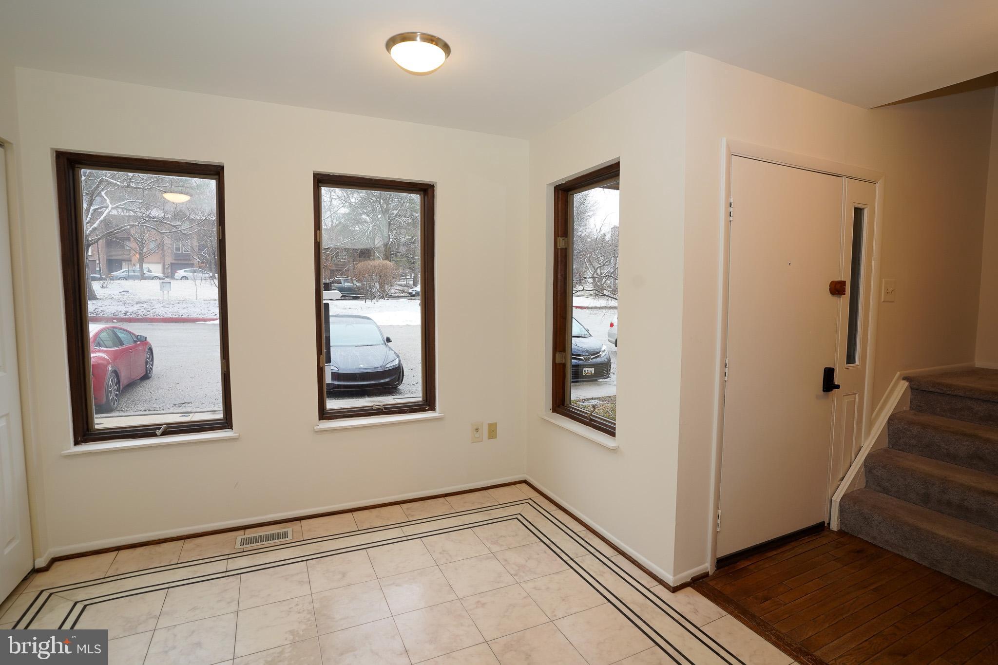 9453 CLOCKTOWER LANE