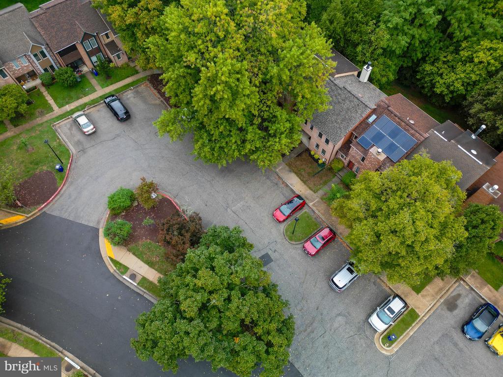 9453 CLOCKTOWER LANE