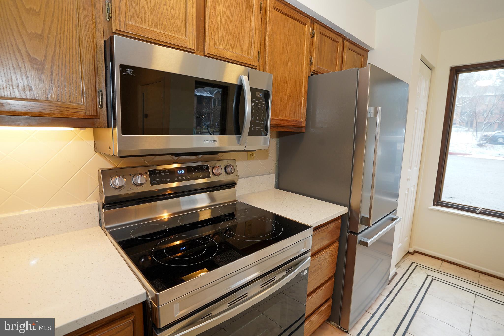 9453 CLOCKTOWER LANE