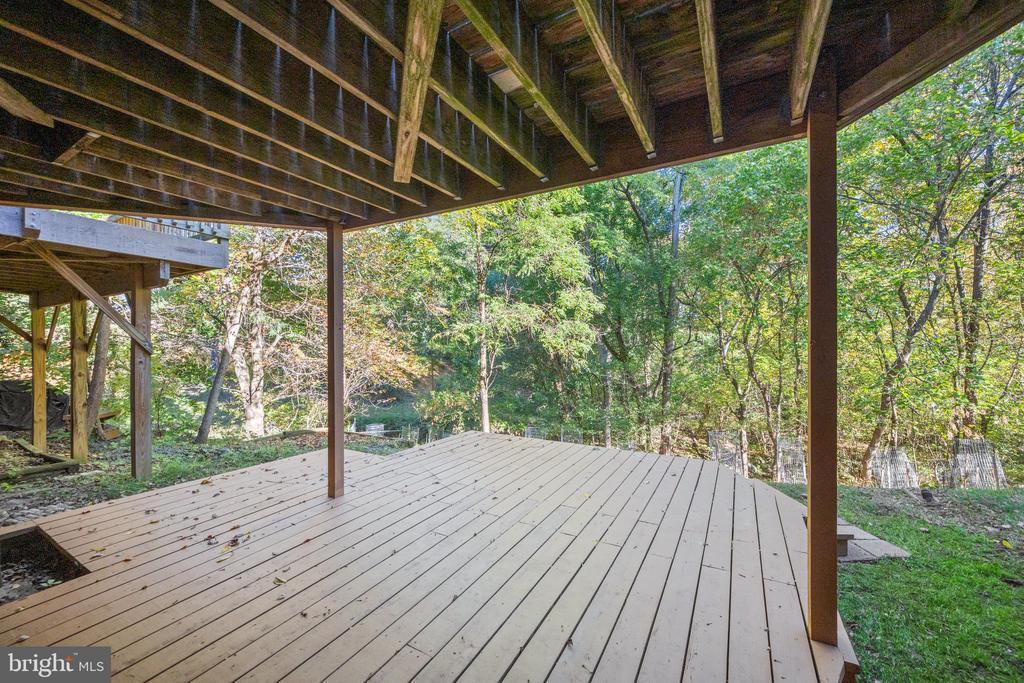 9453 CLOCKTOWER LANE