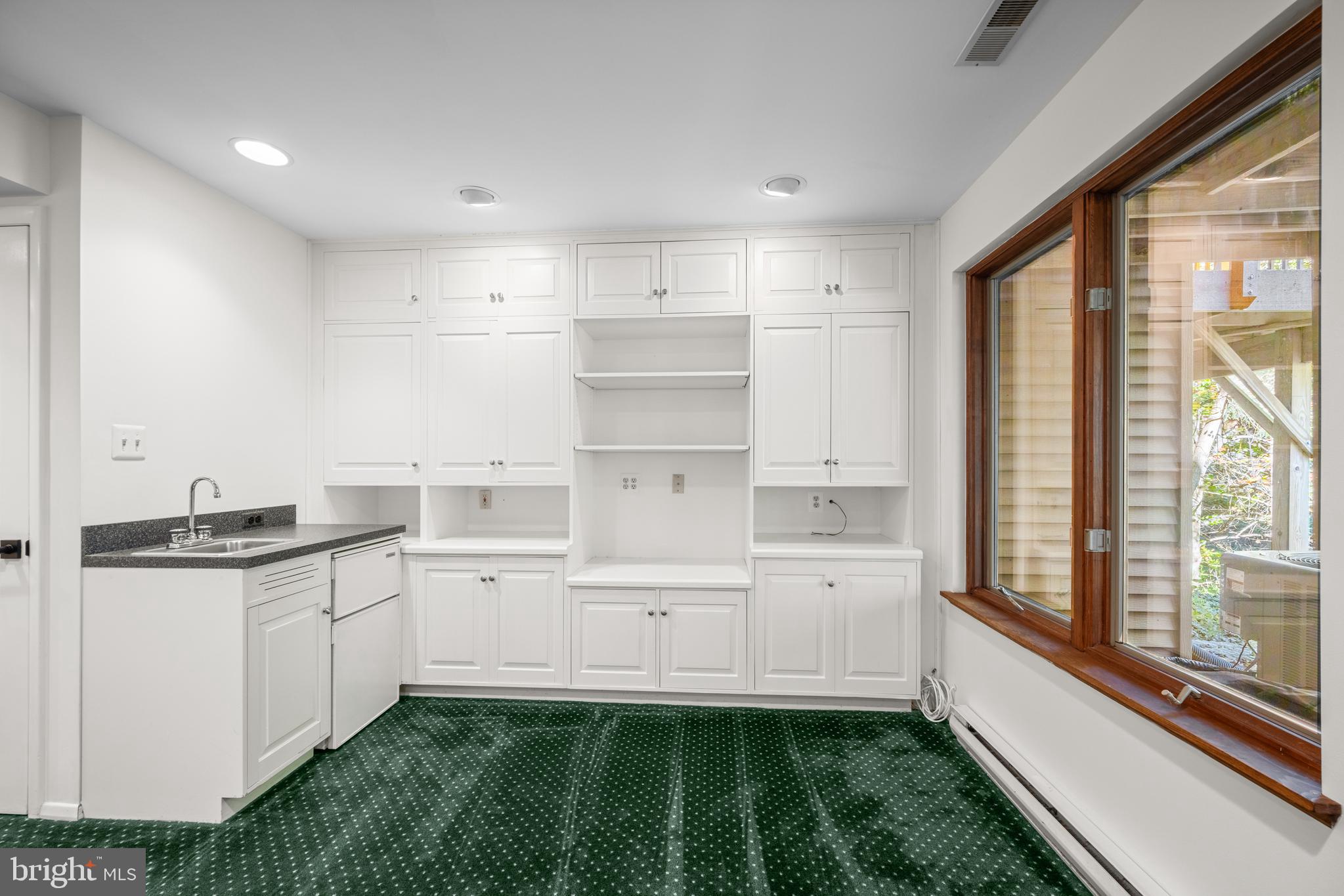 9453 CLOCKTOWER LANE