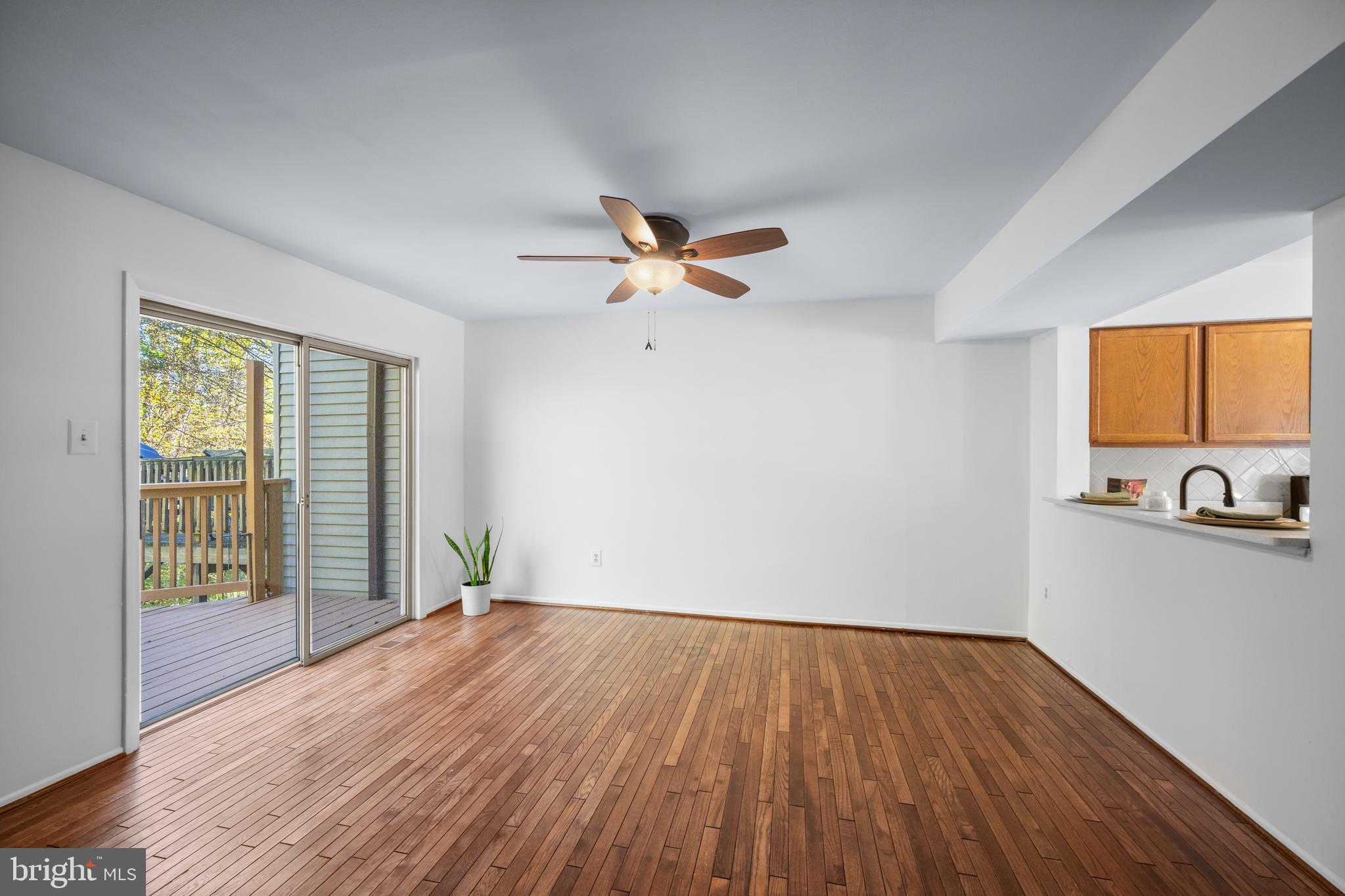 9453 CLOCKTOWER LANE