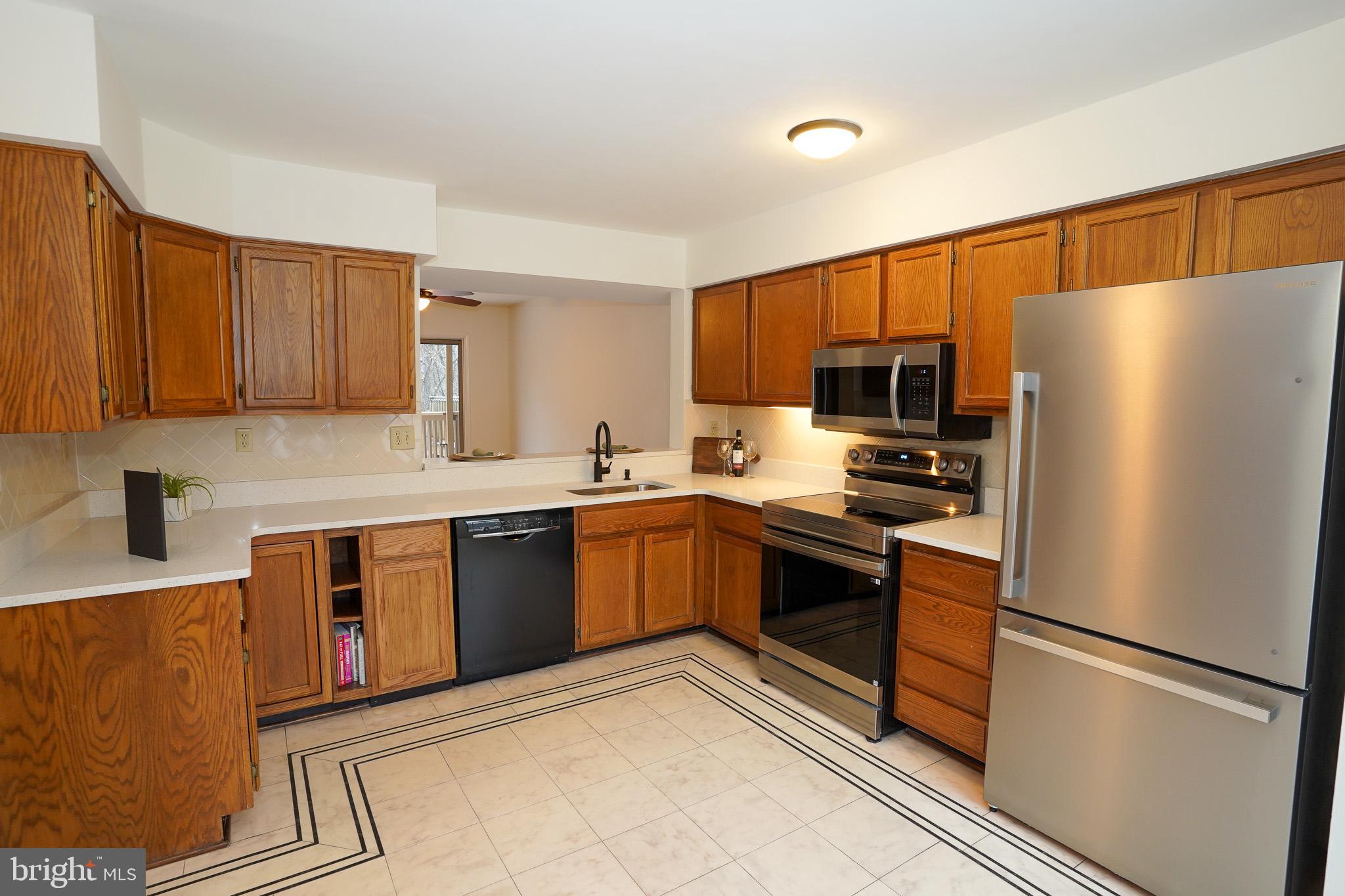 9453 CLOCKTOWER LANE