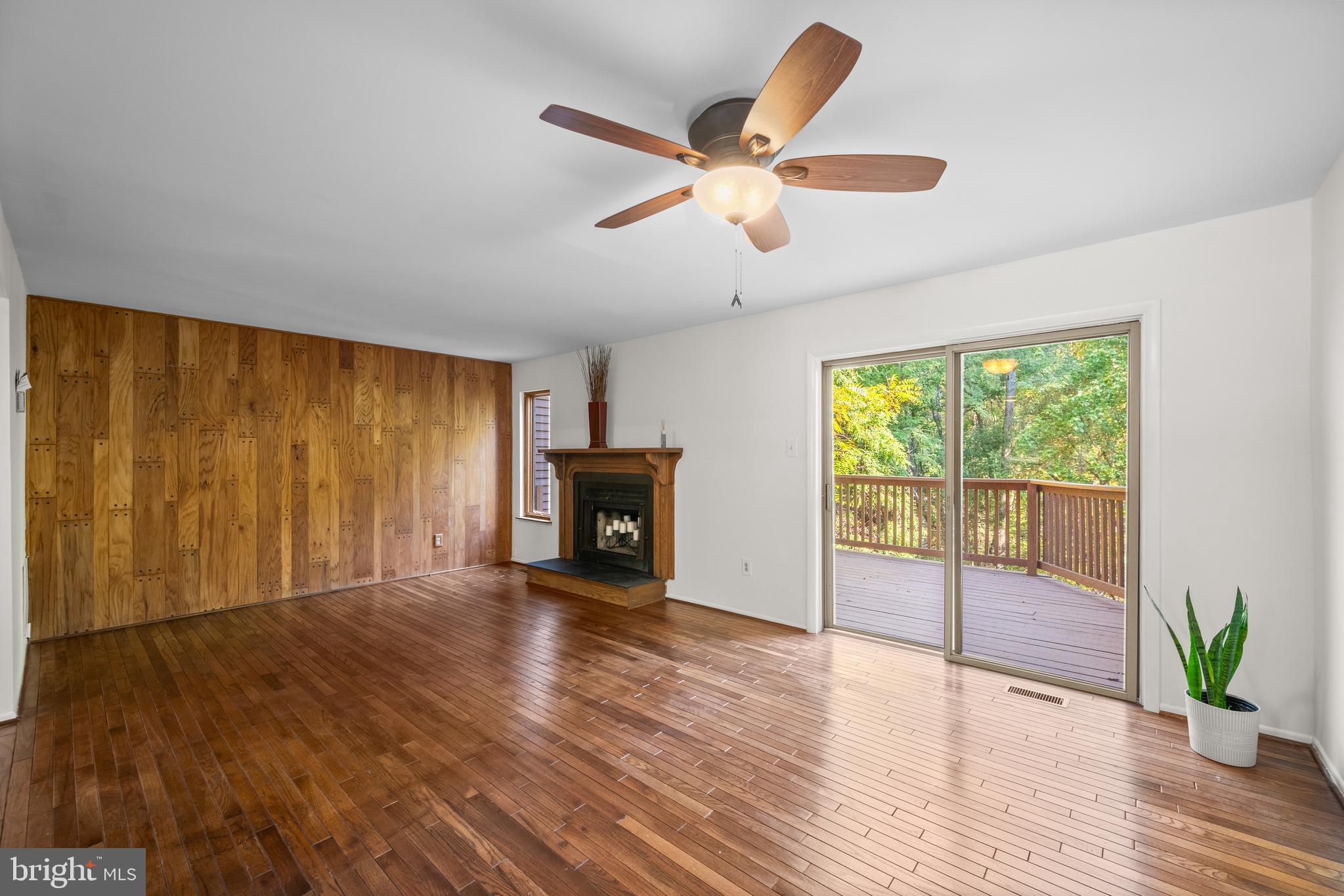 9453 CLOCKTOWER LANE