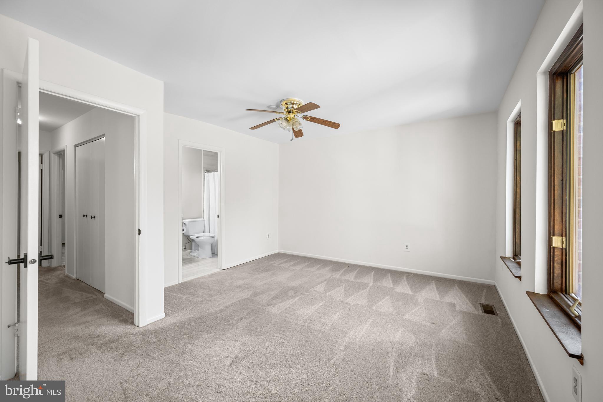 9453 CLOCKTOWER LANE