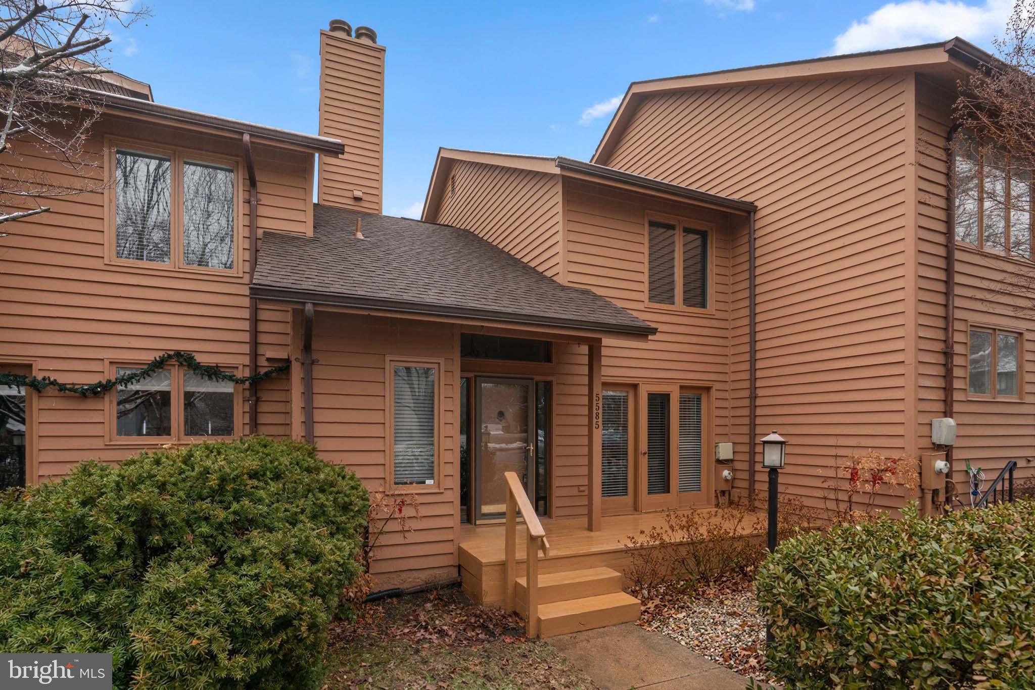 5585 SUFFIELD COURT