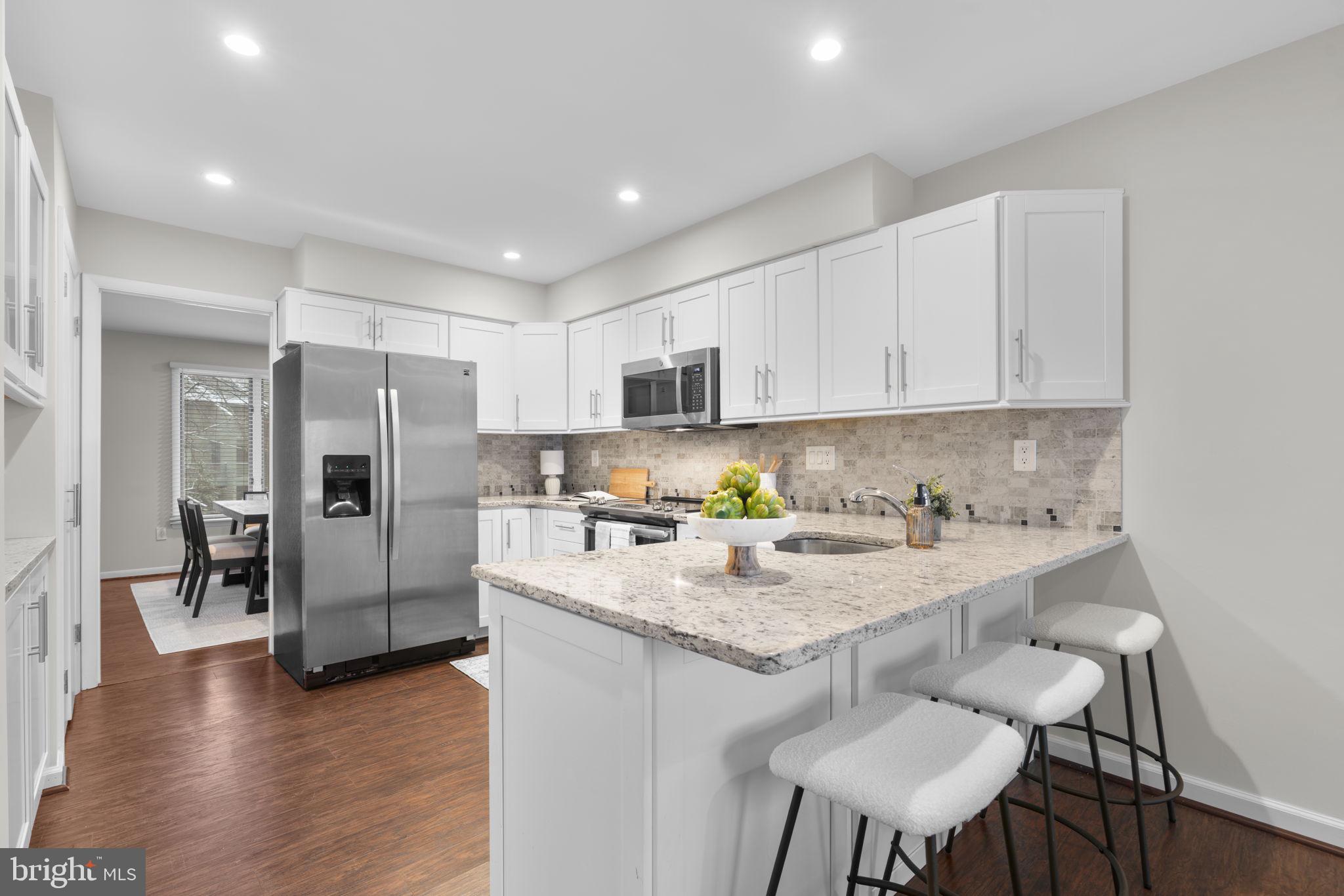 5585 SUFFIELD COURT