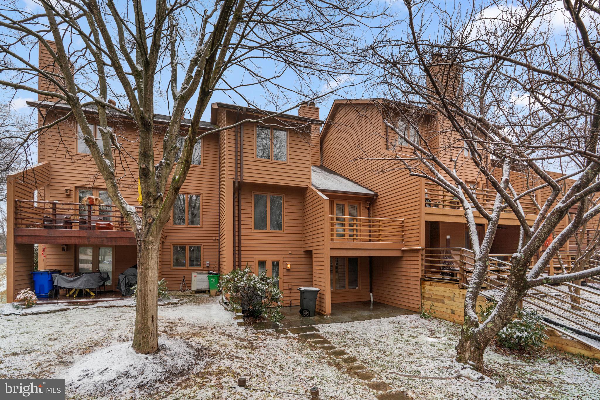 5585 SUFFIELD COURT