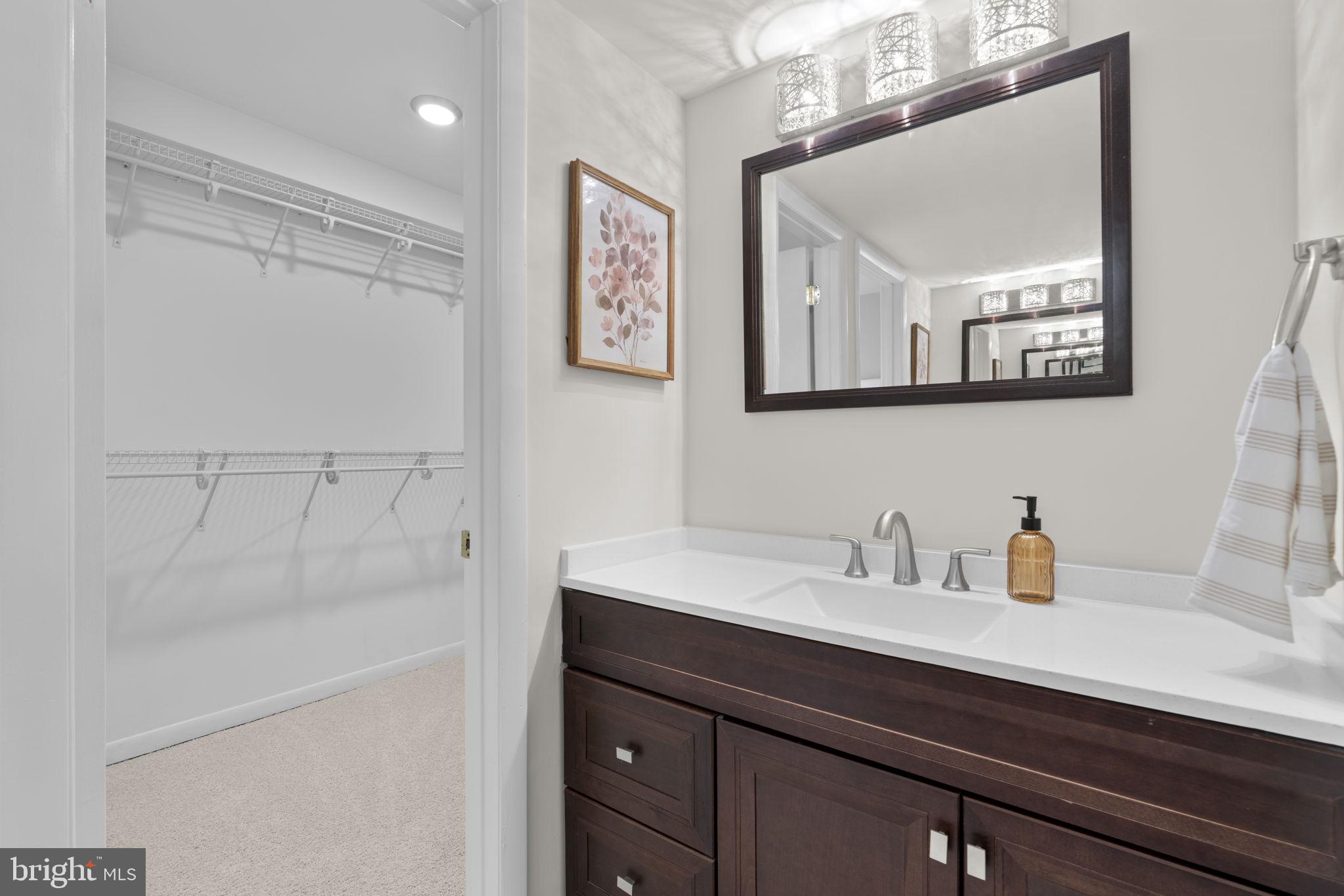 5585 SUFFIELD COURT