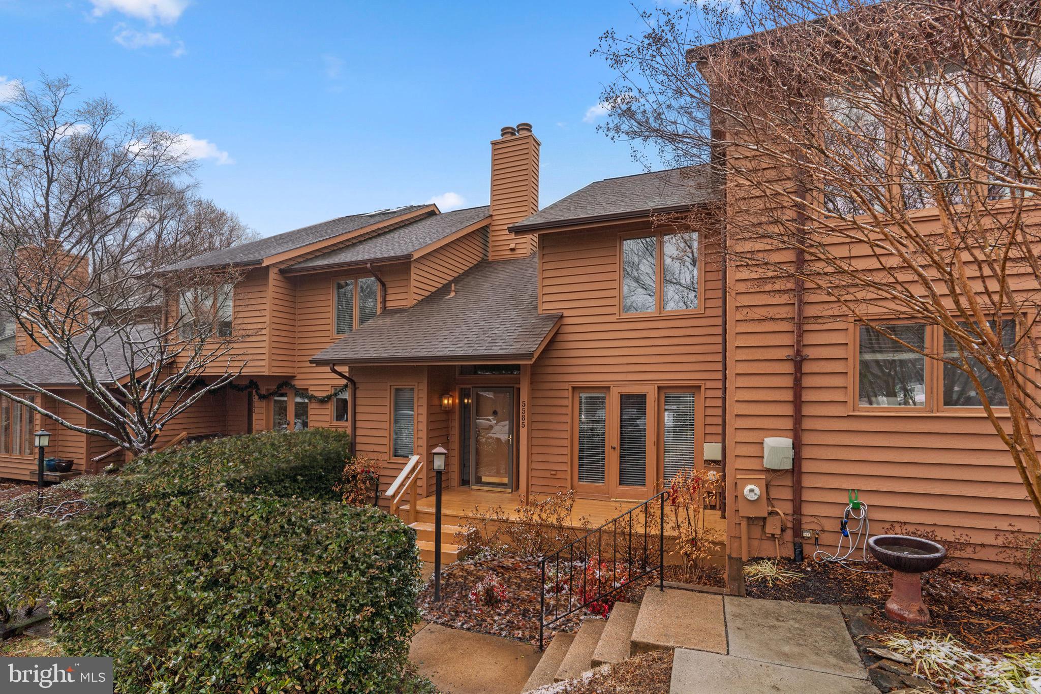 5585 SUFFIELD COURT
