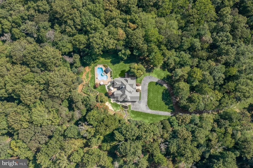 2890 HUNT VALLEY DRIVE