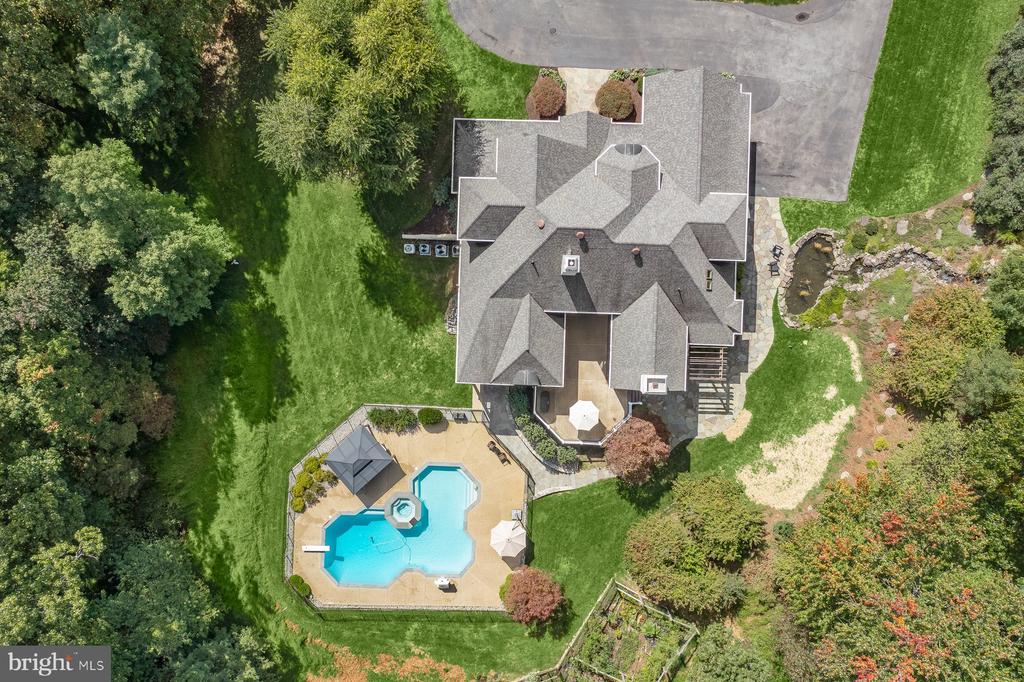 2890 HUNT VALLEY DRIVE