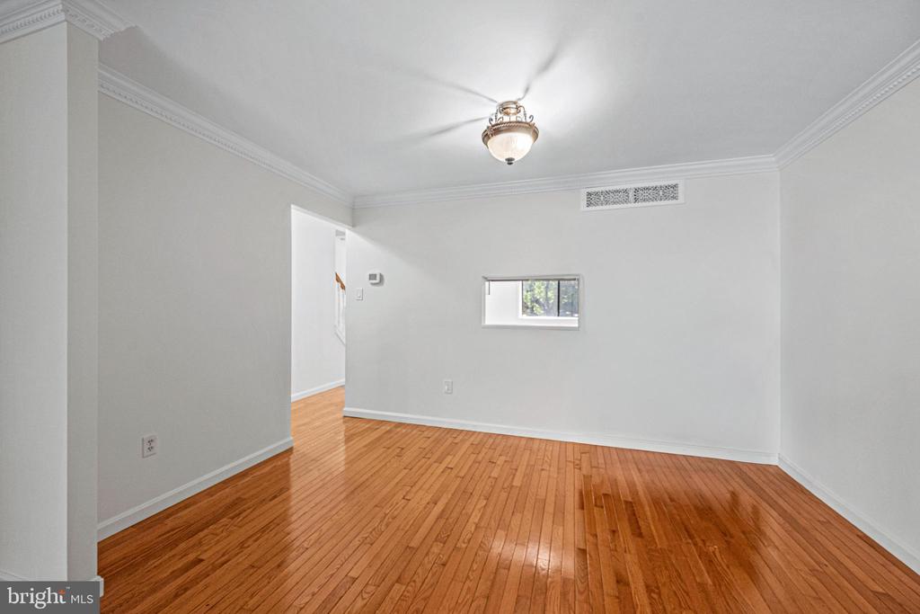 9011 MOVING WATER LANE