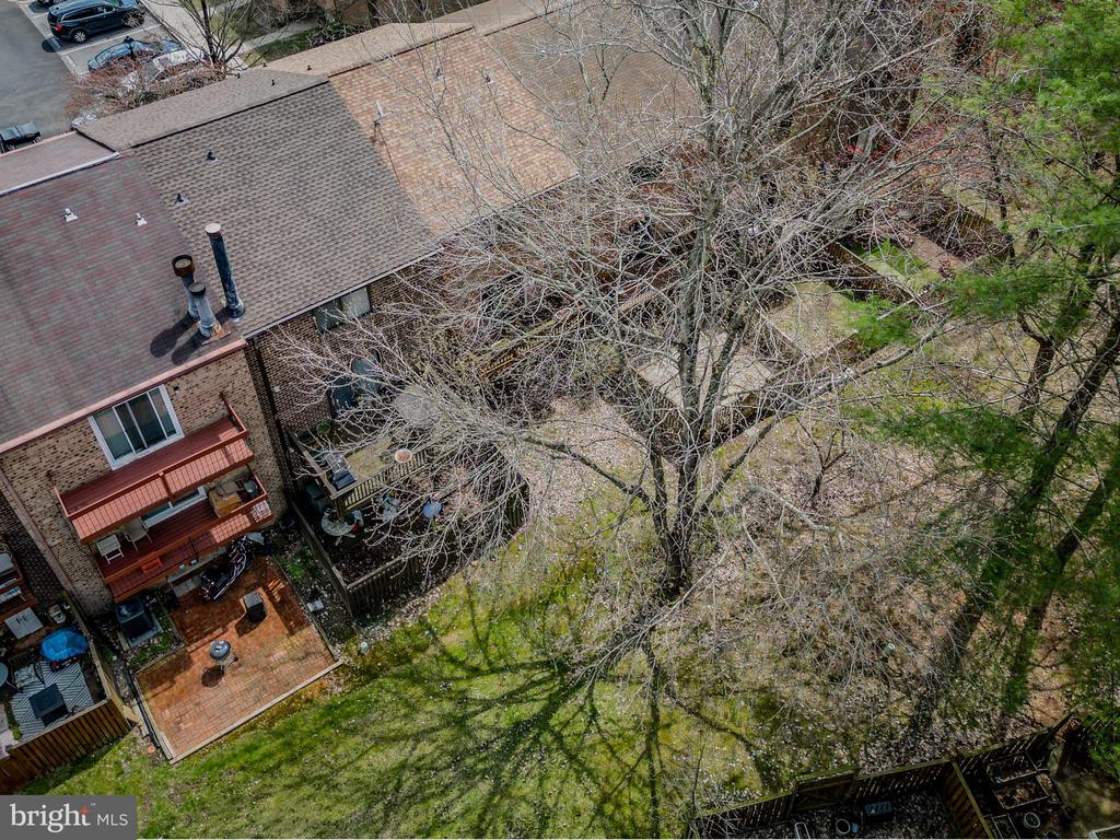 9011 MOVING WATER LANE
