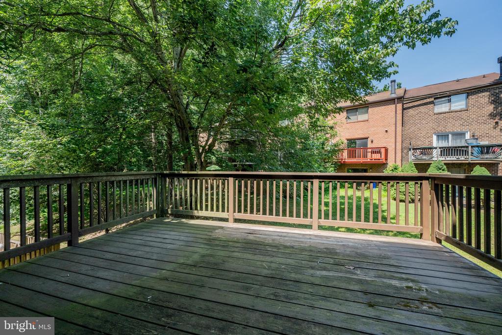 9011 MOVING WATER LANE