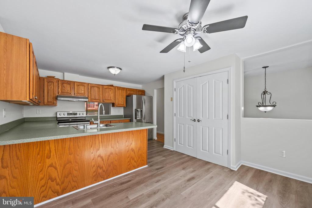 9011 MOVING WATER LANE