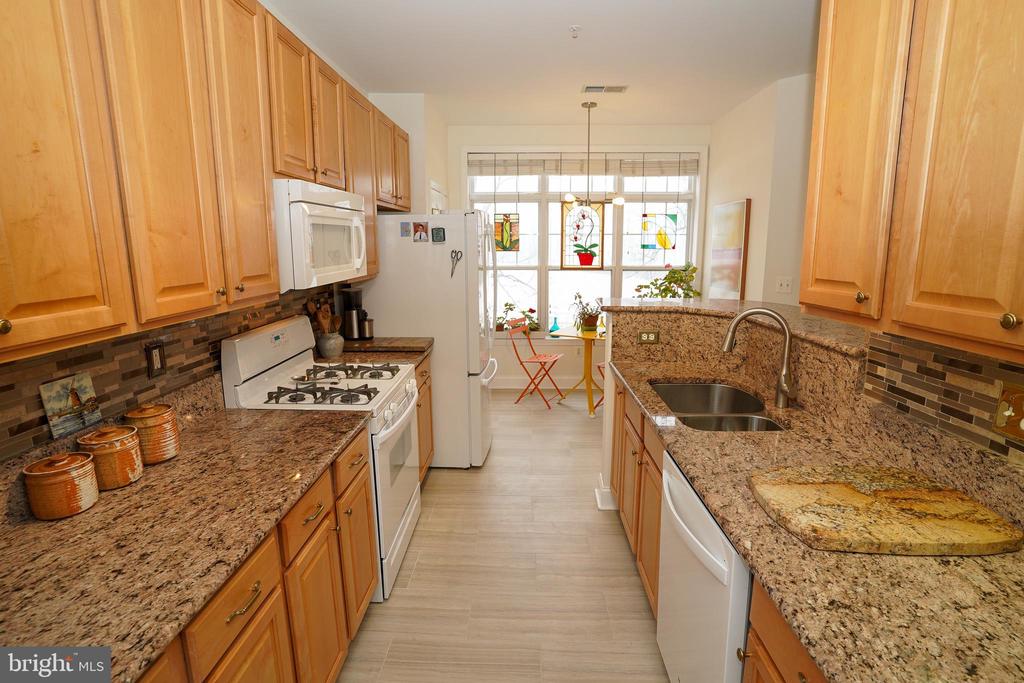 2111 GANTON GREEN