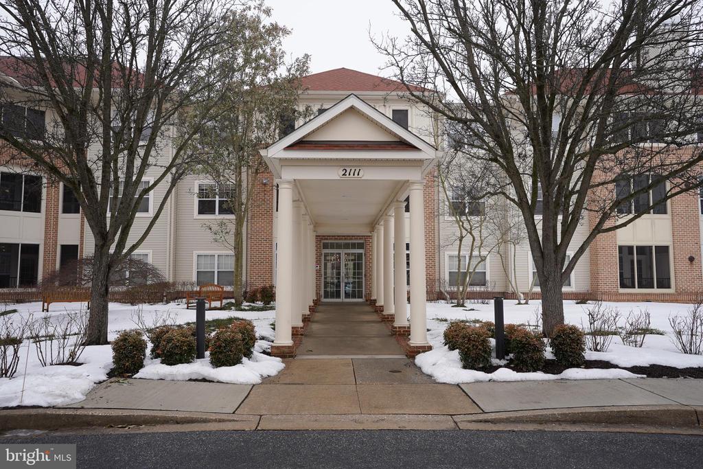 2111 GANTON GREEN