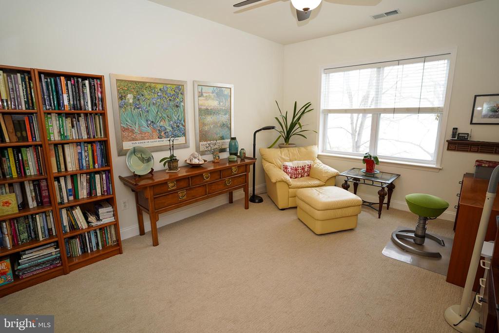 2111 GANTON GREEN