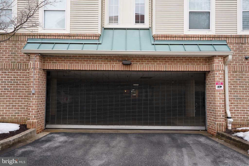 2111 GANTON GREEN