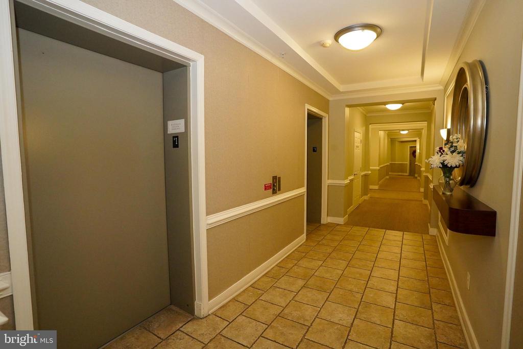 2111 GANTON GREEN