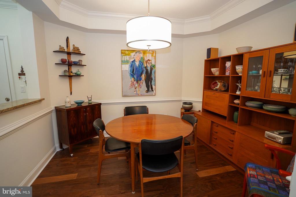 2111 GANTON GREEN