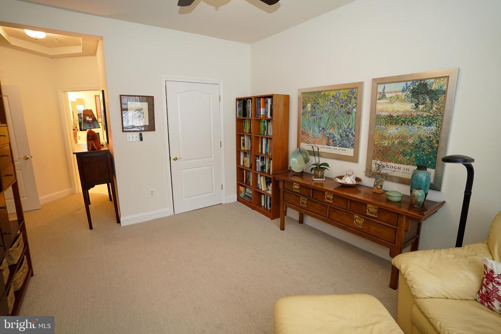2111 GANTON GREEN