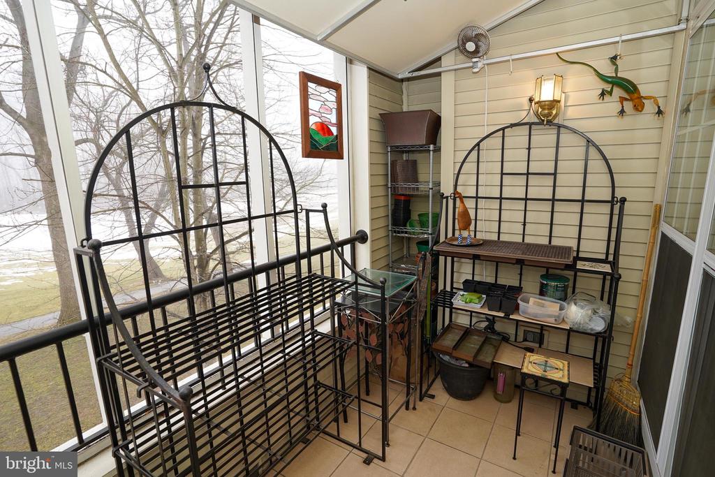 2111 GANTON GREEN