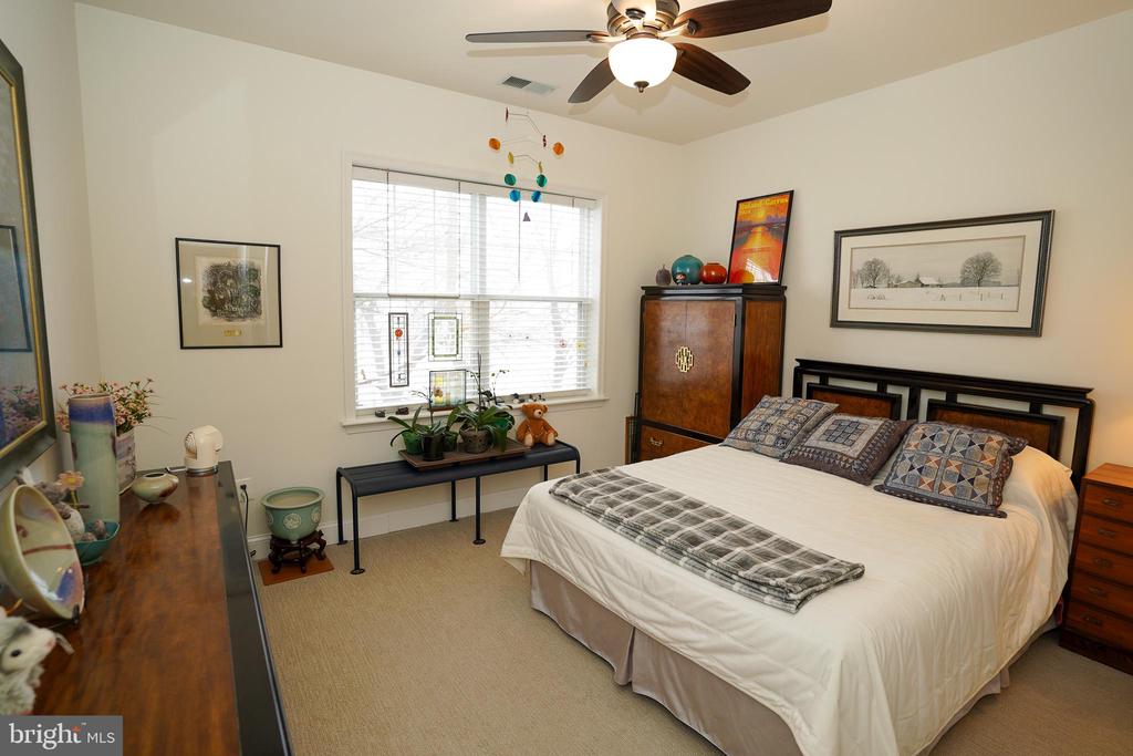 2111 GANTON GREEN