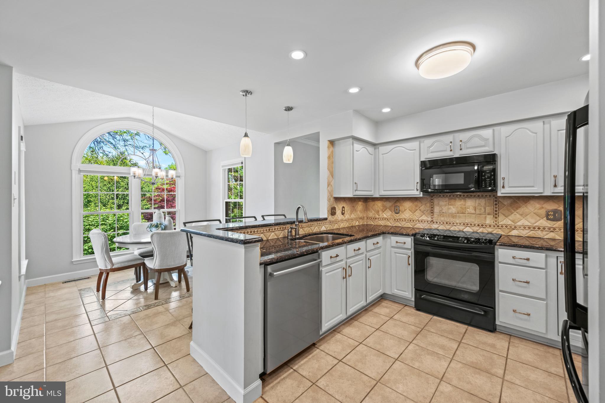 7713 SANDSTONE COURT