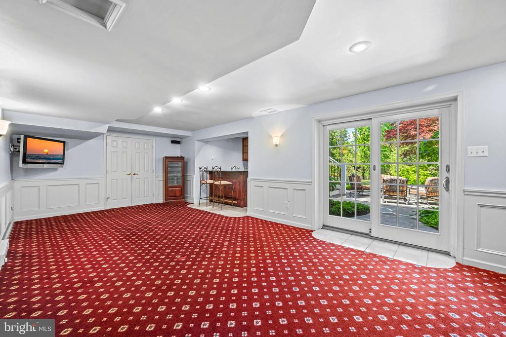 7713 SANDSTONE COURT