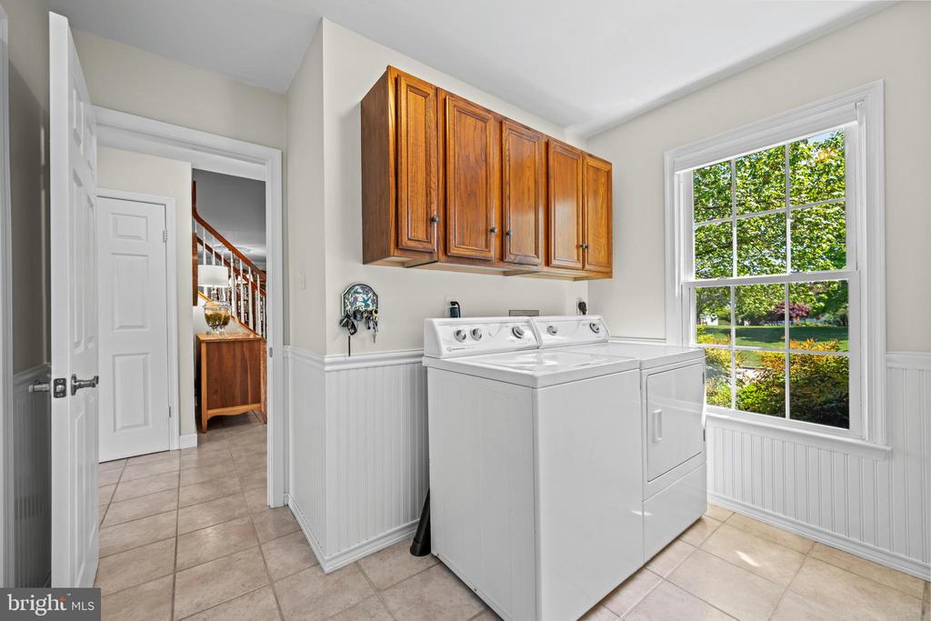 7713 SANDSTONE COURT