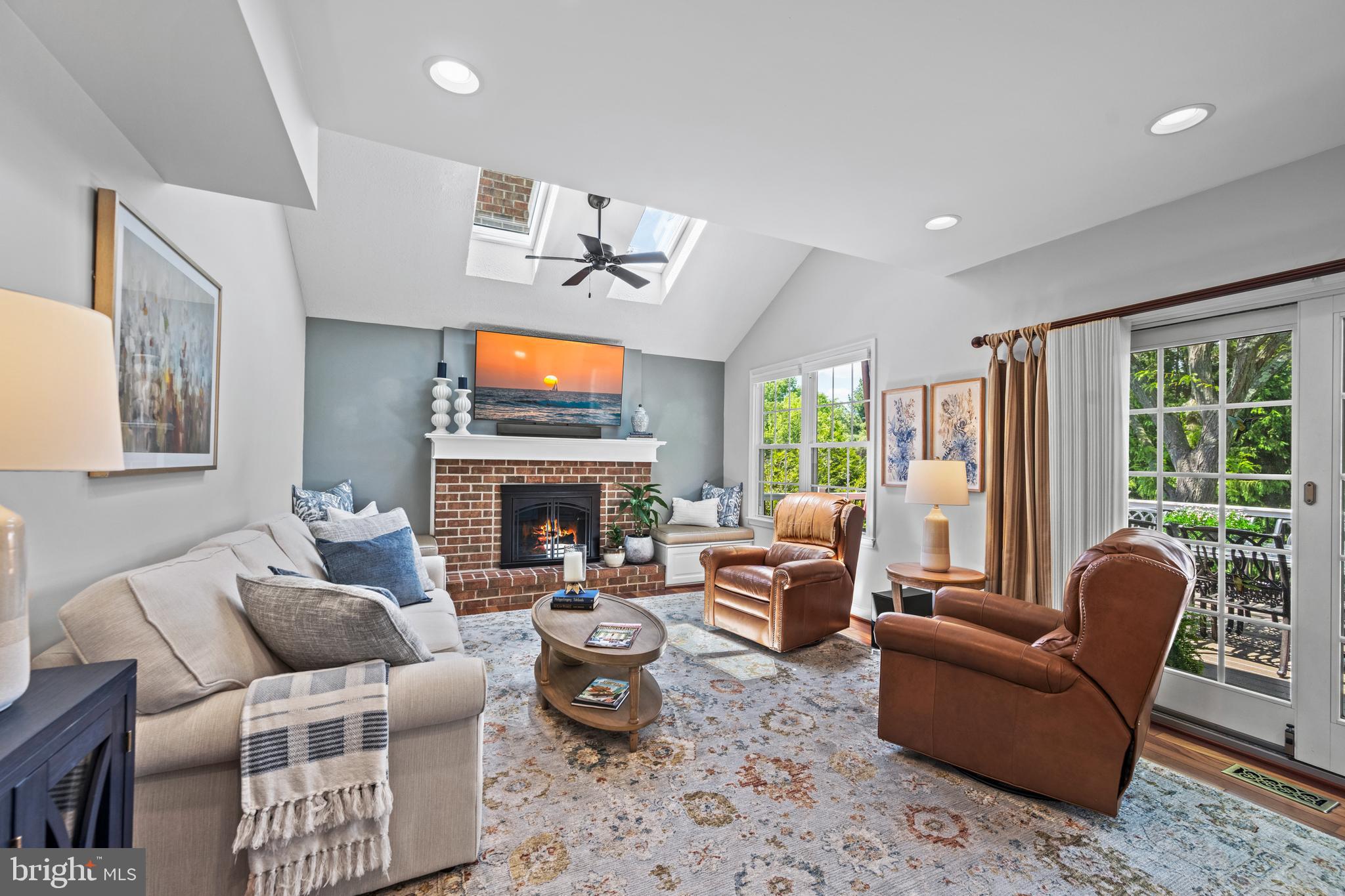 7713 SANDSTONE COURT