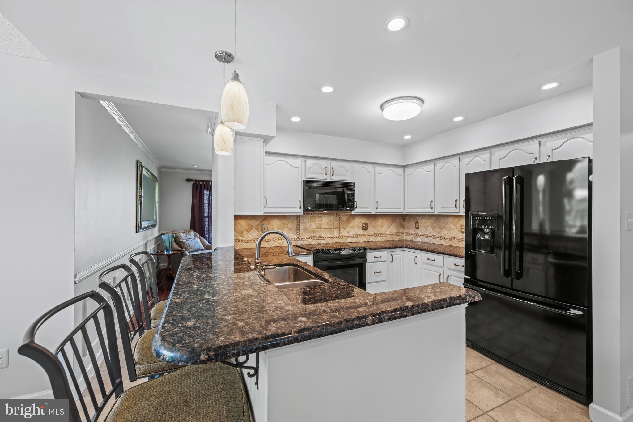 7713 SANDSTONE COURT